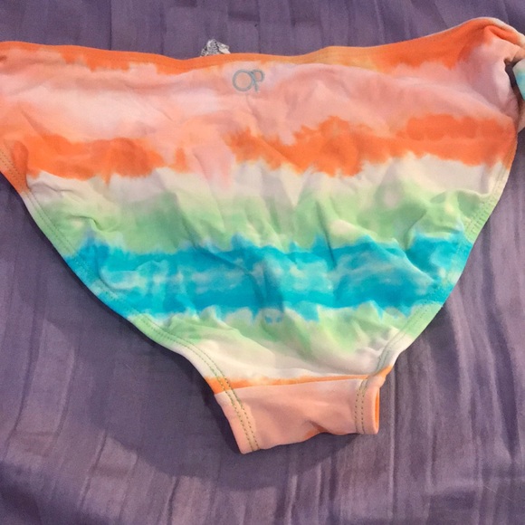 Girl bikini bottoms free if bundled - Picture 3 of 3